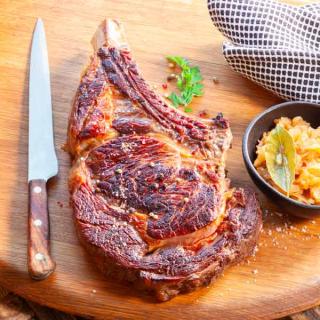 Rib of beef with onion chutney Rib of beef with onion chutney